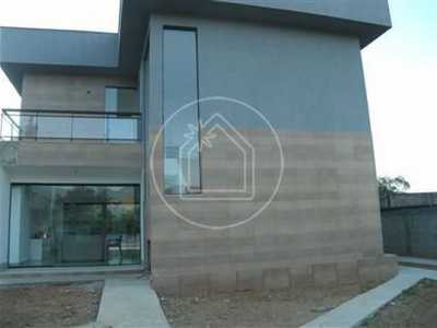 Home For Sale in Cachoeiras De Macacu, Brazil