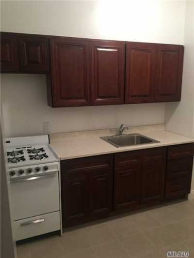 Apartment For Rent in College Point, New York