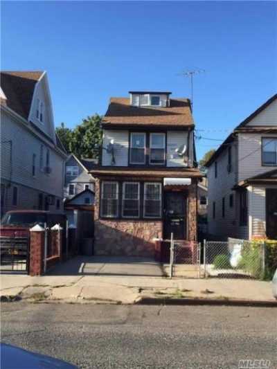 Home For Sale in Queens, New York