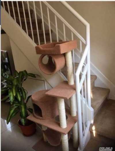 Home For Sale in Queens, New York