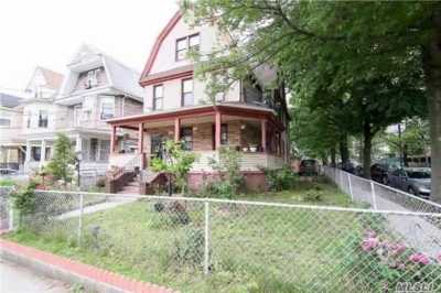 Home For Sale in Queens, New York