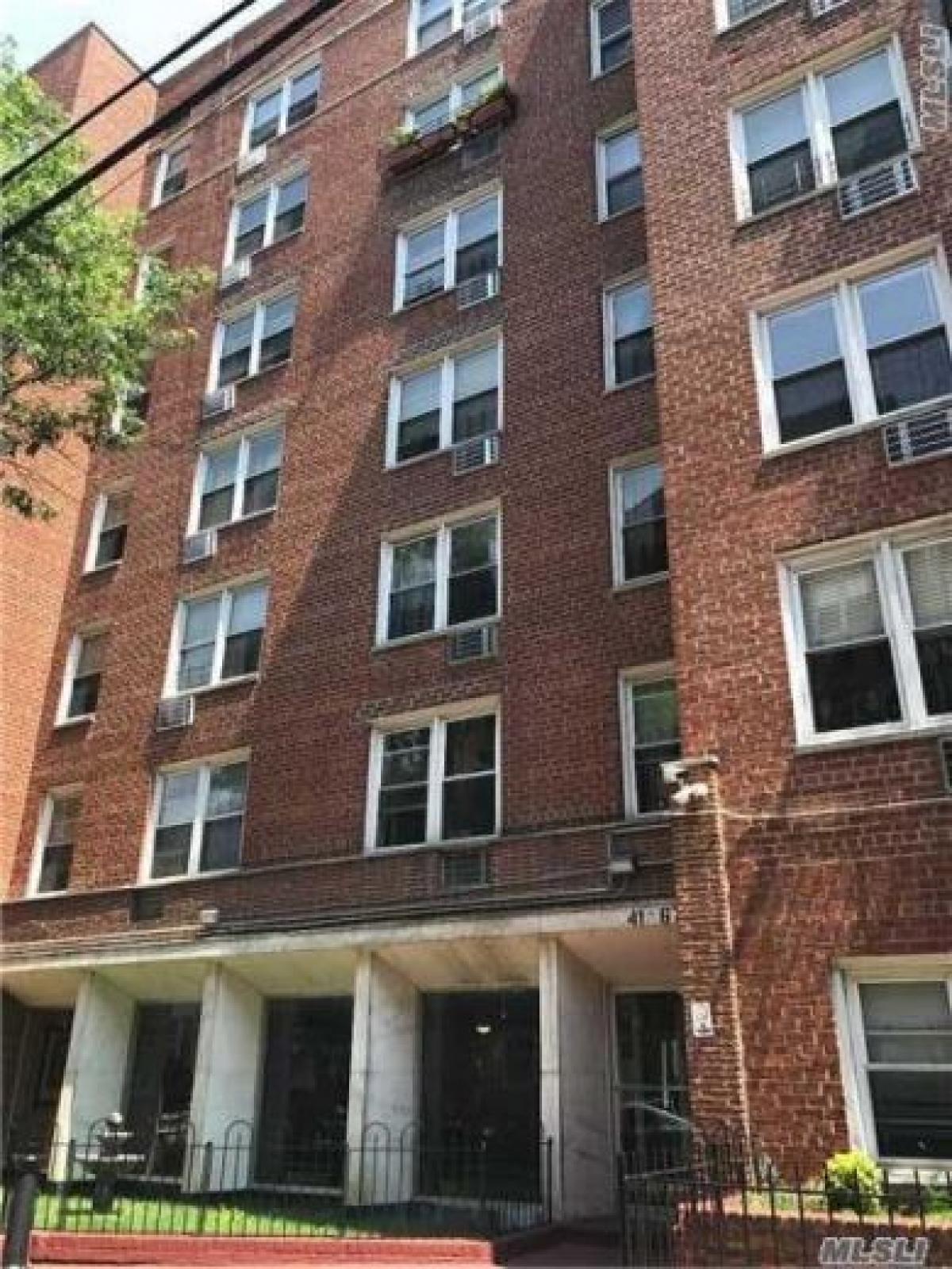 Picture of Home For Sale in Queens, New York, United States