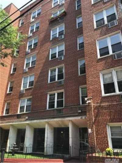 Home For Sale in Queens, New York