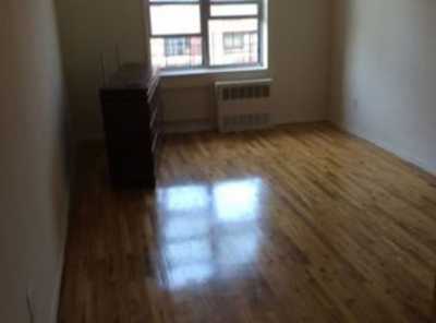 Apartment For Rent in Elmhurst, New York