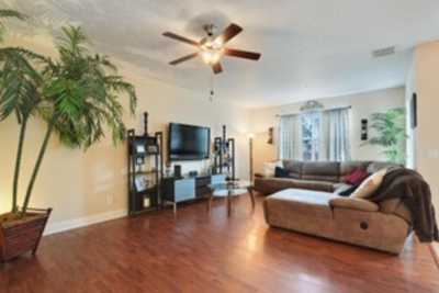 Townhome For Sale in Maitland, Florida