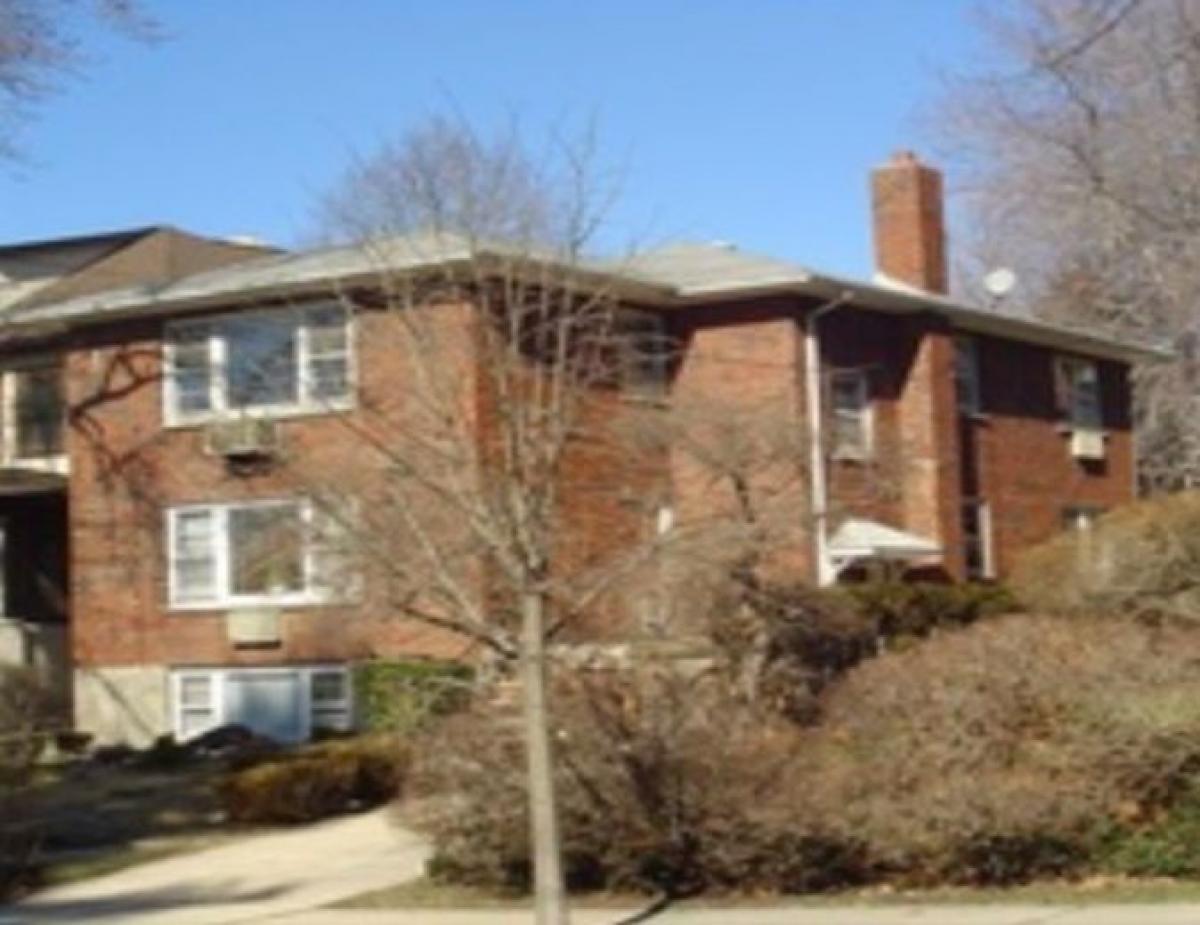 Picture of Home For Sale in Staten Island, New York, United States