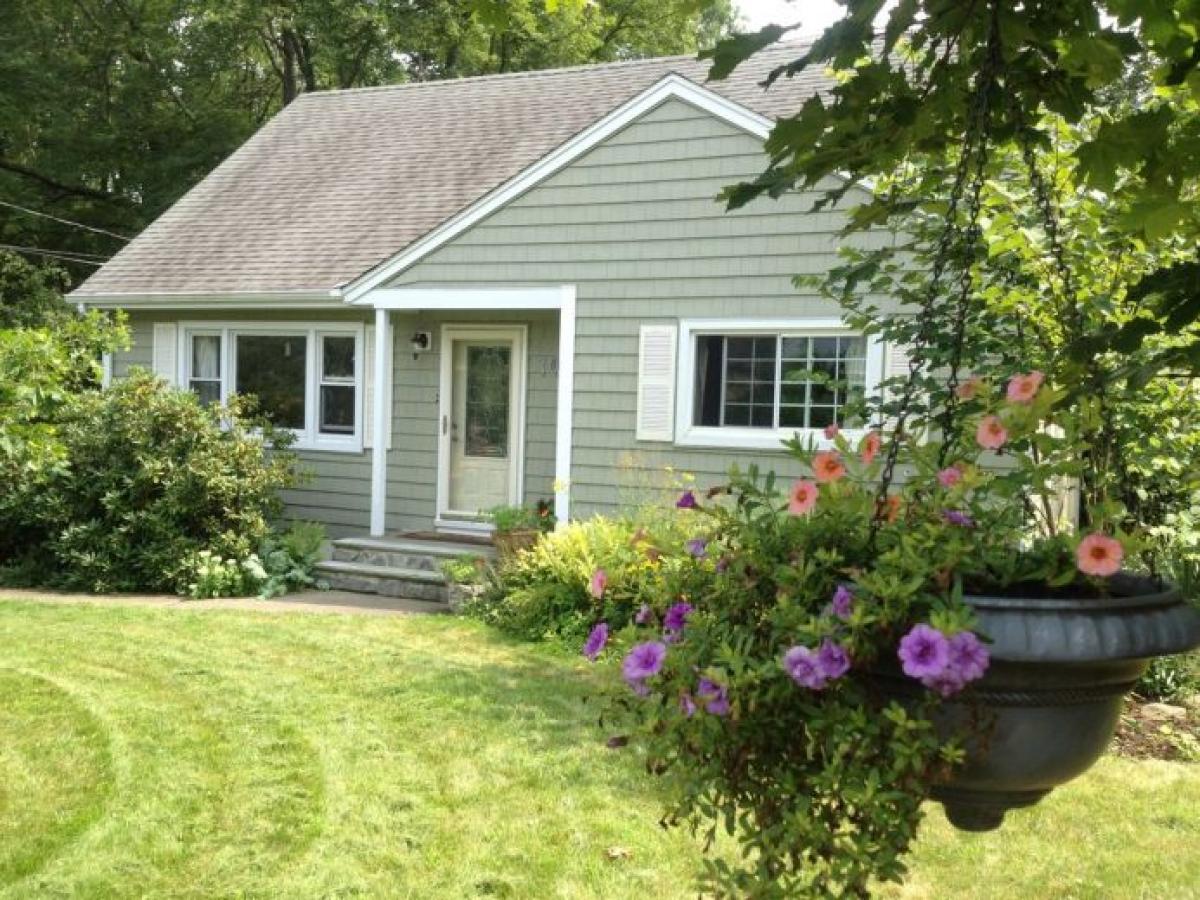 Picture of Home For Sale in Pearl River, New York, United States