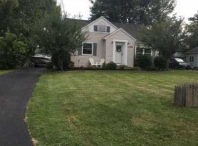 Home For Sale in Orchard Park, New York