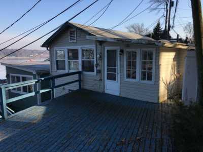 Home For Sale in Port Washington, New York