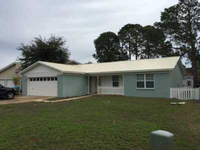 Home For Sale in Gulf Breeze, Florida