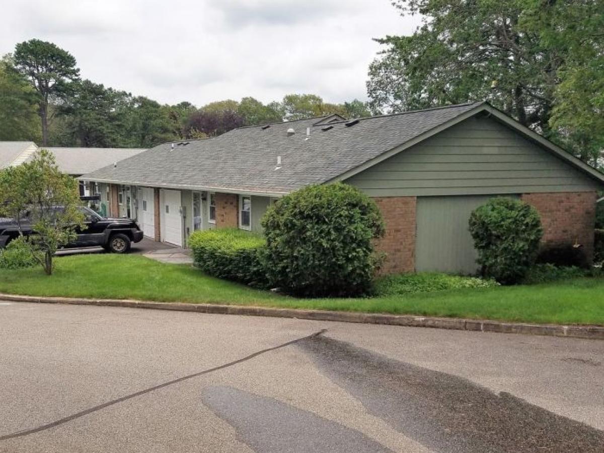 Picture of Home For Sale in Ridge, New York, United States