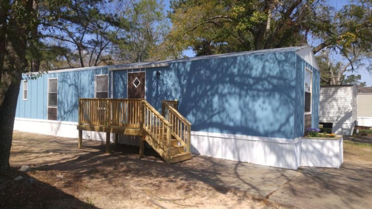 Picture of Mobile Home For Sale in Tallahassee, Florida, United States