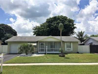 Home For Sale in Lauderhill, Florida