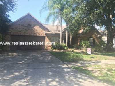Home For Sale in Valrico, Florida