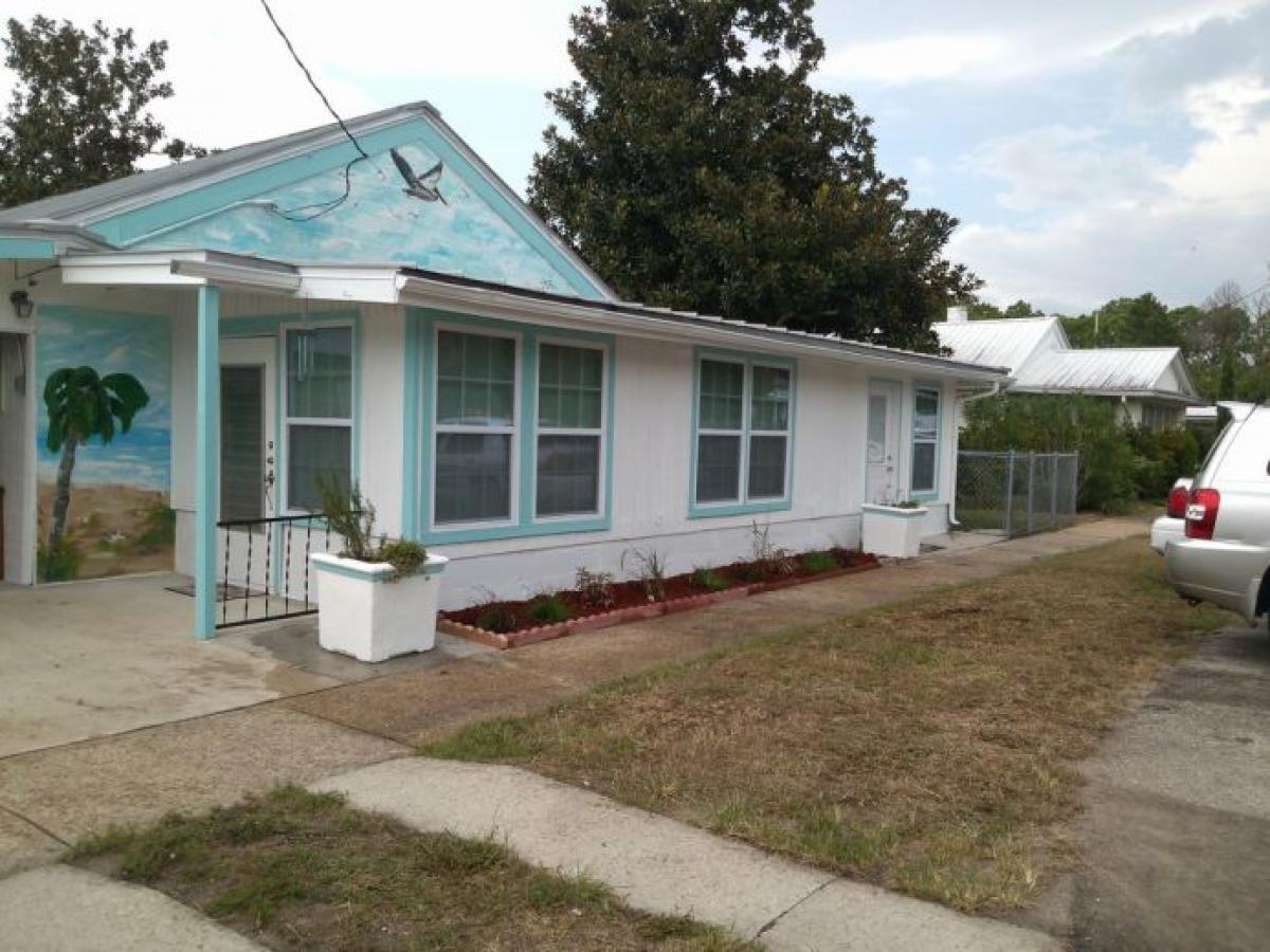 Picture of Home For Sale in Lanark Village, Florida, United States