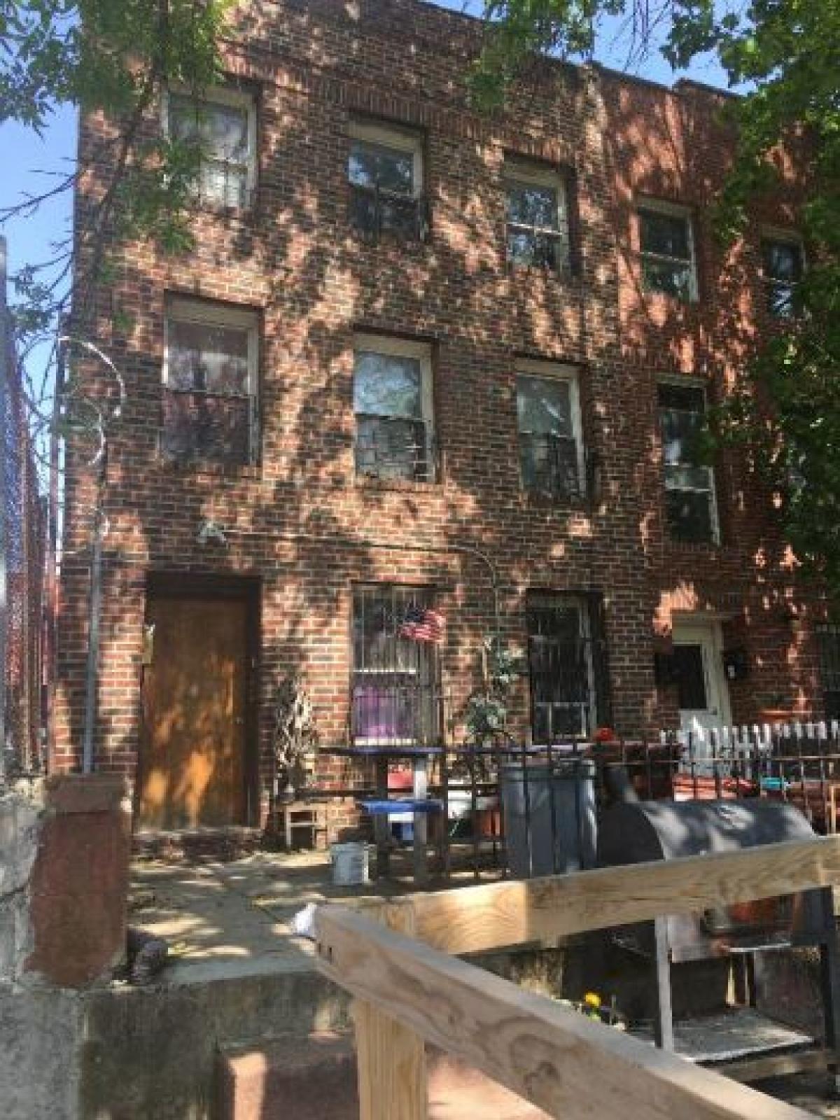 Picture of Townhome For Sale in Brooklyn, New York, United States