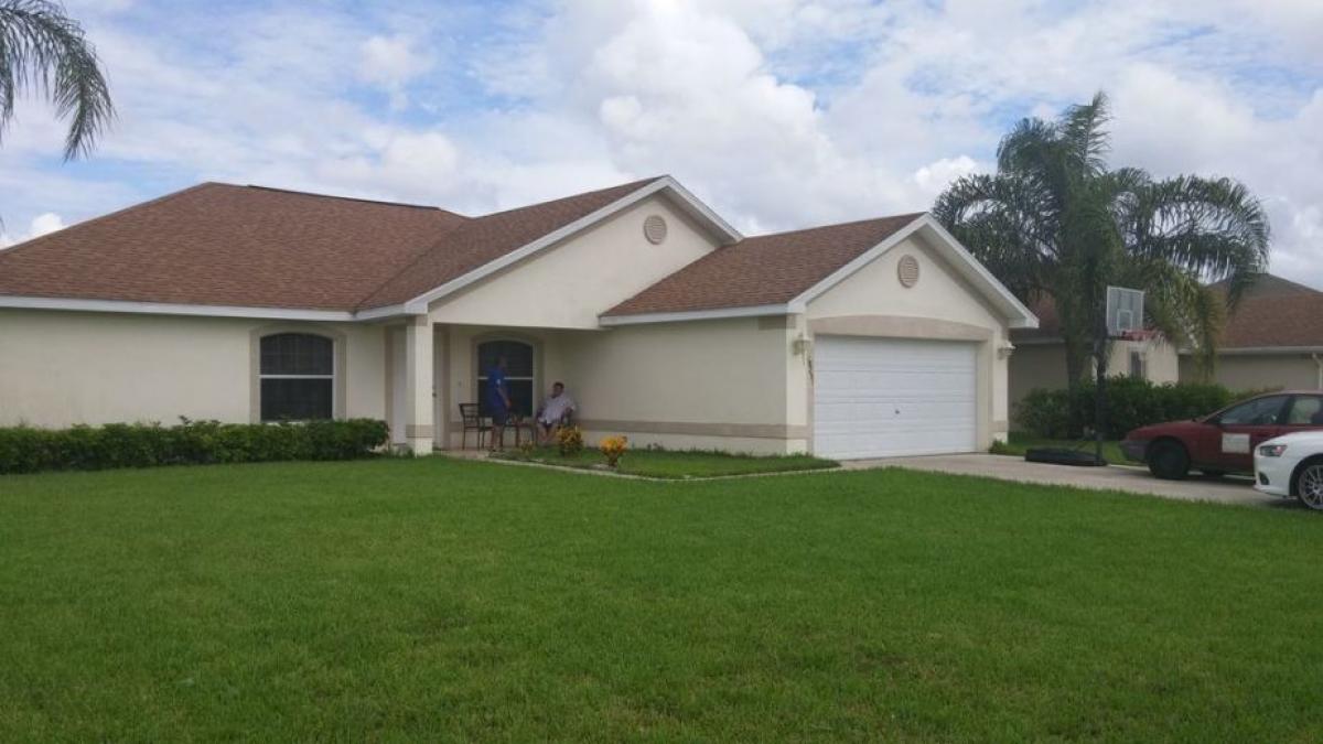Picture of Home For Sale in Lehigh Acres, Florida, United States