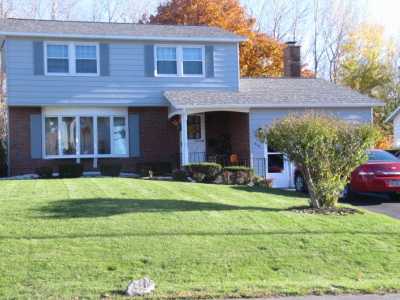 Home For Sale in Liverpool, New York