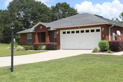 Home For Sale in Defuniak Springs, Florida
