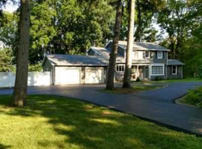 Home For Sale in Honeoye Falls, New York