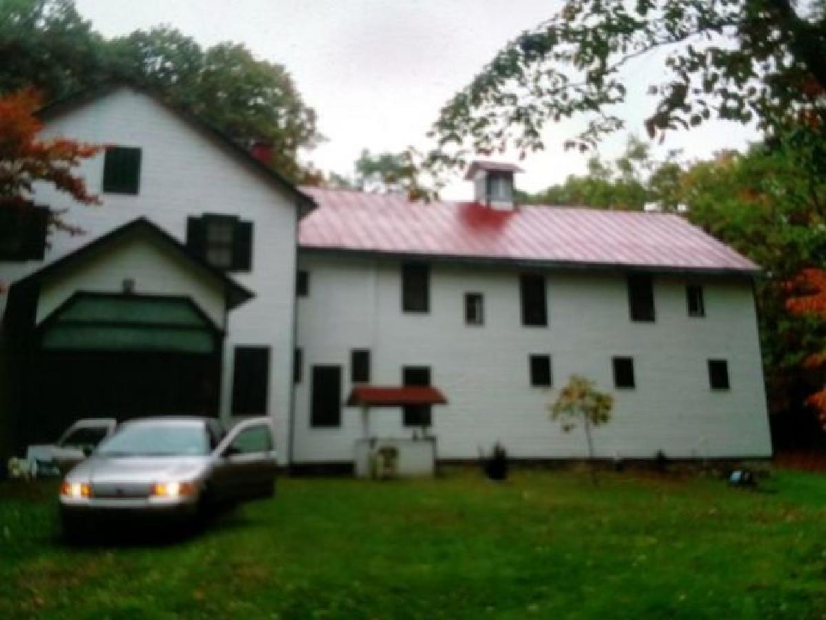 Picture of Home For Sale in Germantown, New York, United States