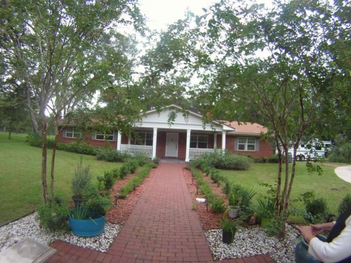 Picture of Home For Sale in Archer, Florida, United States