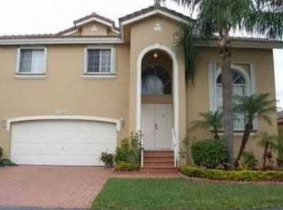 Townhome For Sale in Miami, Florida