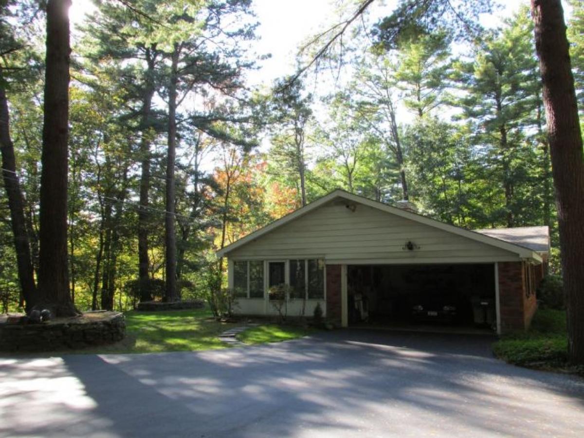 Picture of Home For Sale in Guilderland, New York, United States
