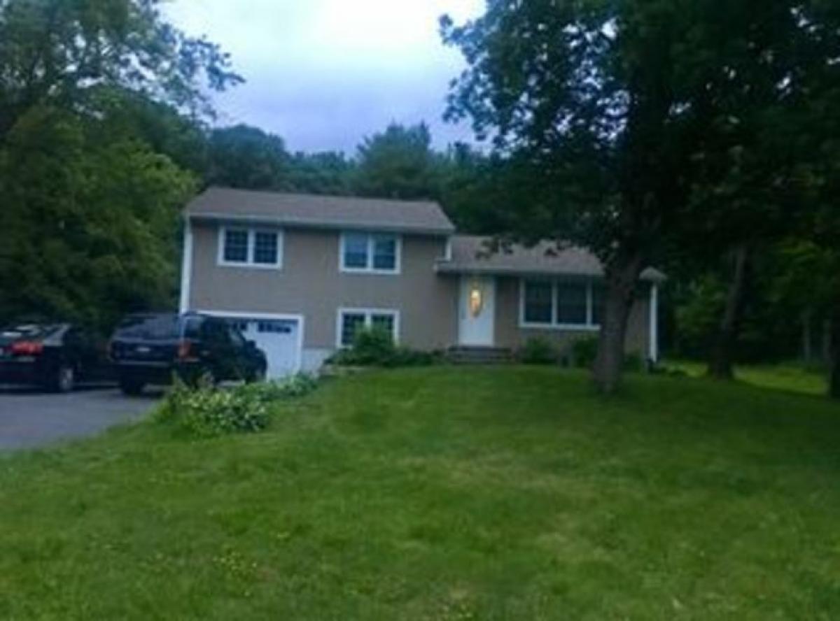 Picture of Home For Sale in Schenectady, New York, United States