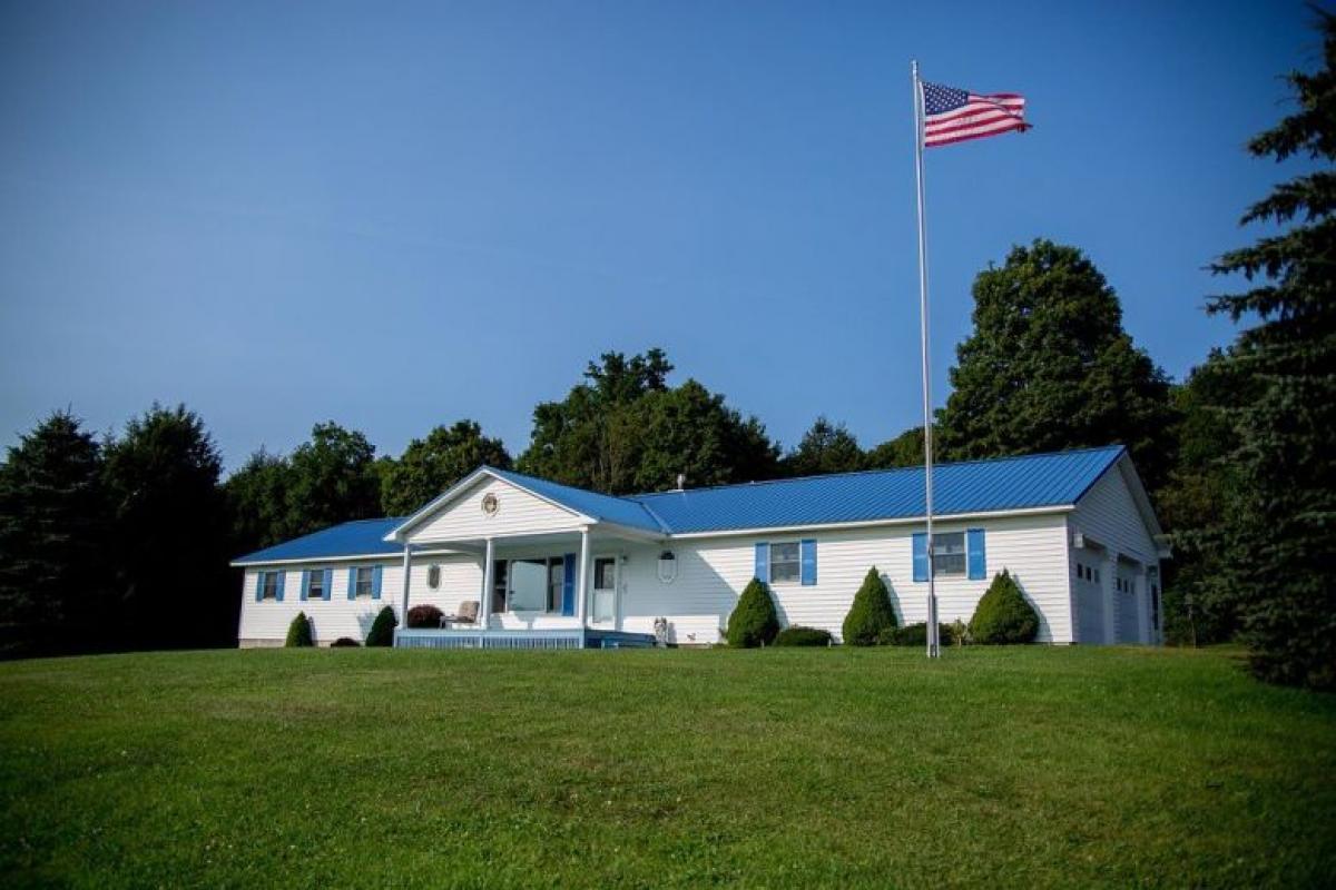 Picture of Home For Sale in Hamilton, New York, United States