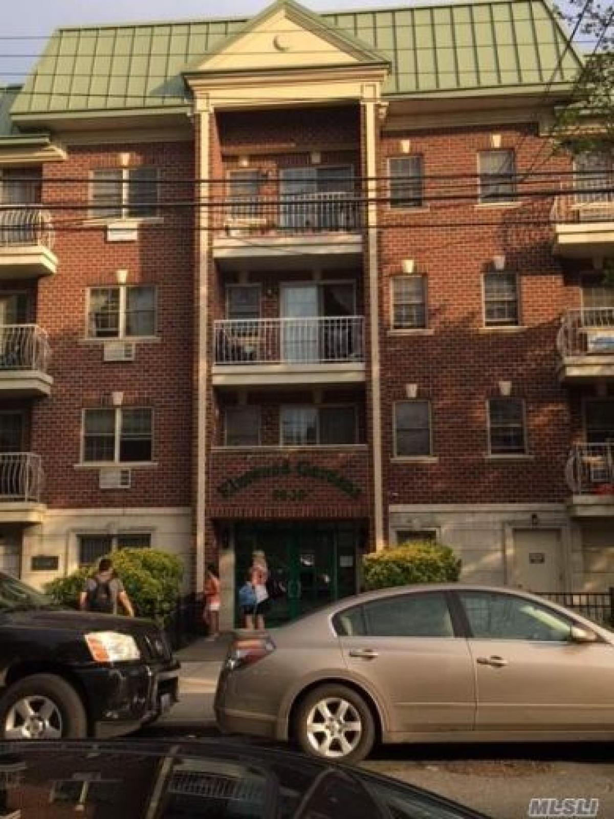 Picture of Condo For Rent in Elmhurst, New York, United States