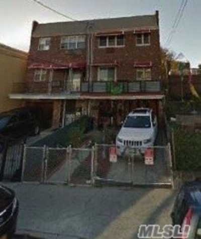 Home For Rent in Elmhurst, New York