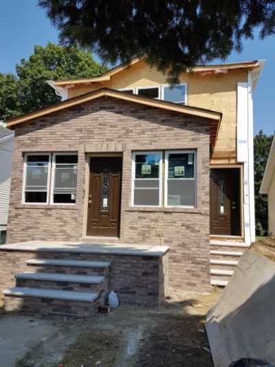 Townhome For Sale in Jamaica, New York