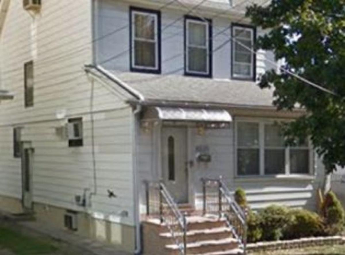 Picture of Home For Sale in Jamaica, New York, United States