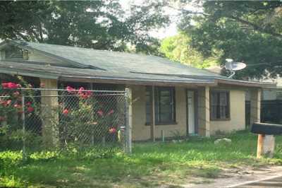 Home For Sale in Eagle Lake, Florida