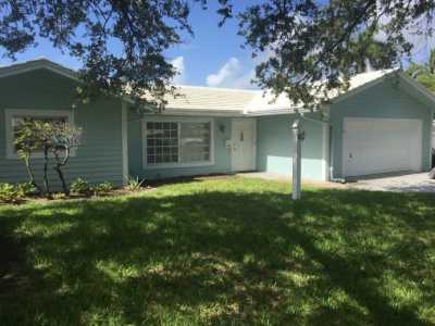 Home For Sale in Lighthouse Point, Florida