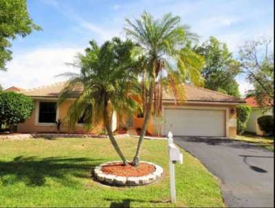 Home For Sale in Coconut Creek, Florida