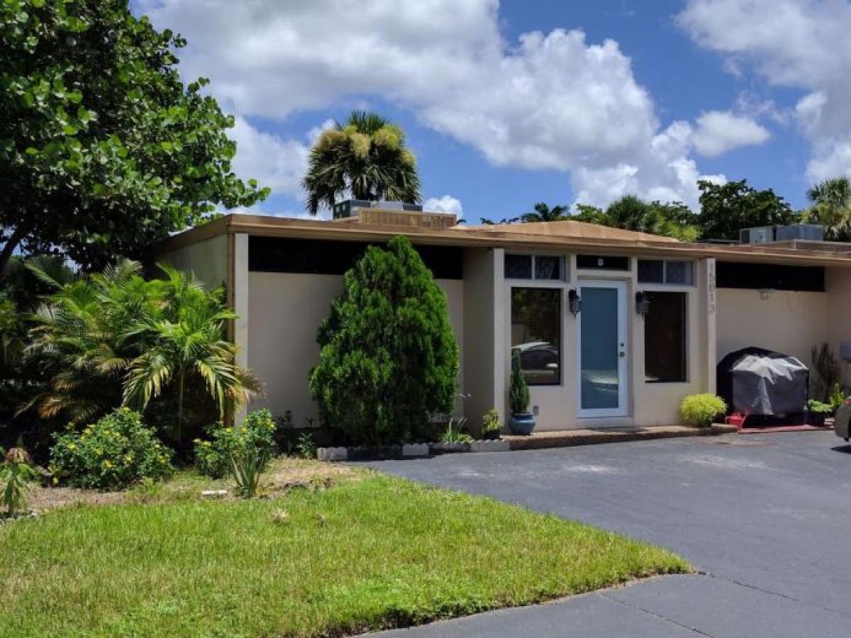 Picture of Condo For Sale in Miami Lakes, Florida, United States