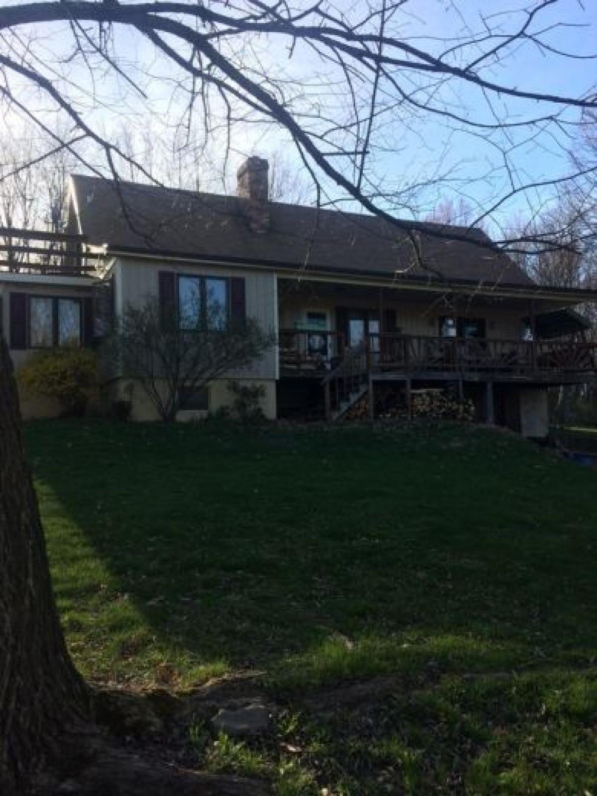 Picture of Home For Sale in Waverly, New York, United States