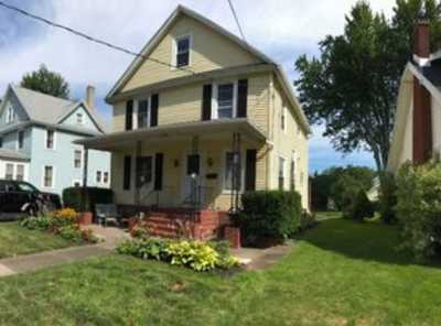 Home For Sale in Medina, New York