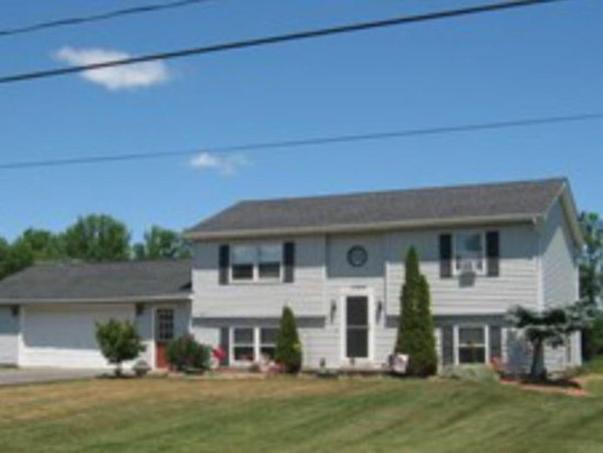 Picture of Home For Sale in Holley, New York, United States