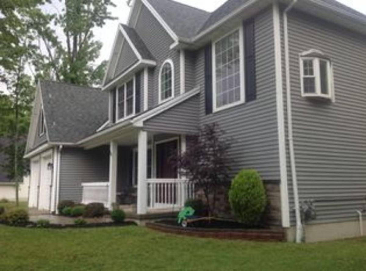 Picture of Home For Sale in Lake View, New York, United States