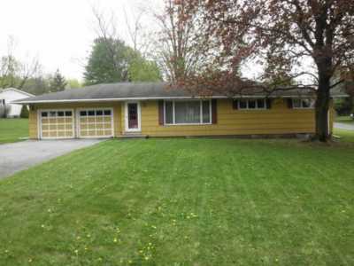 Home For Sale in Manlius, New York