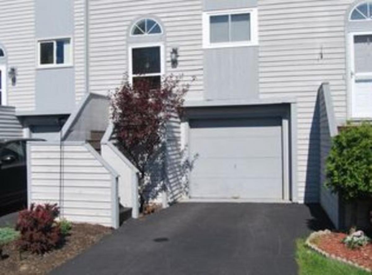 Picture of Townhome For Rent in Liverpool, New York, United States