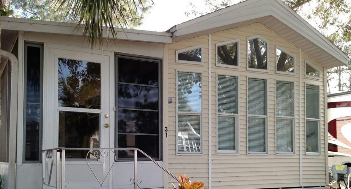 Picture of Mobile Home For Sale in Vero Beach, Florida, United States