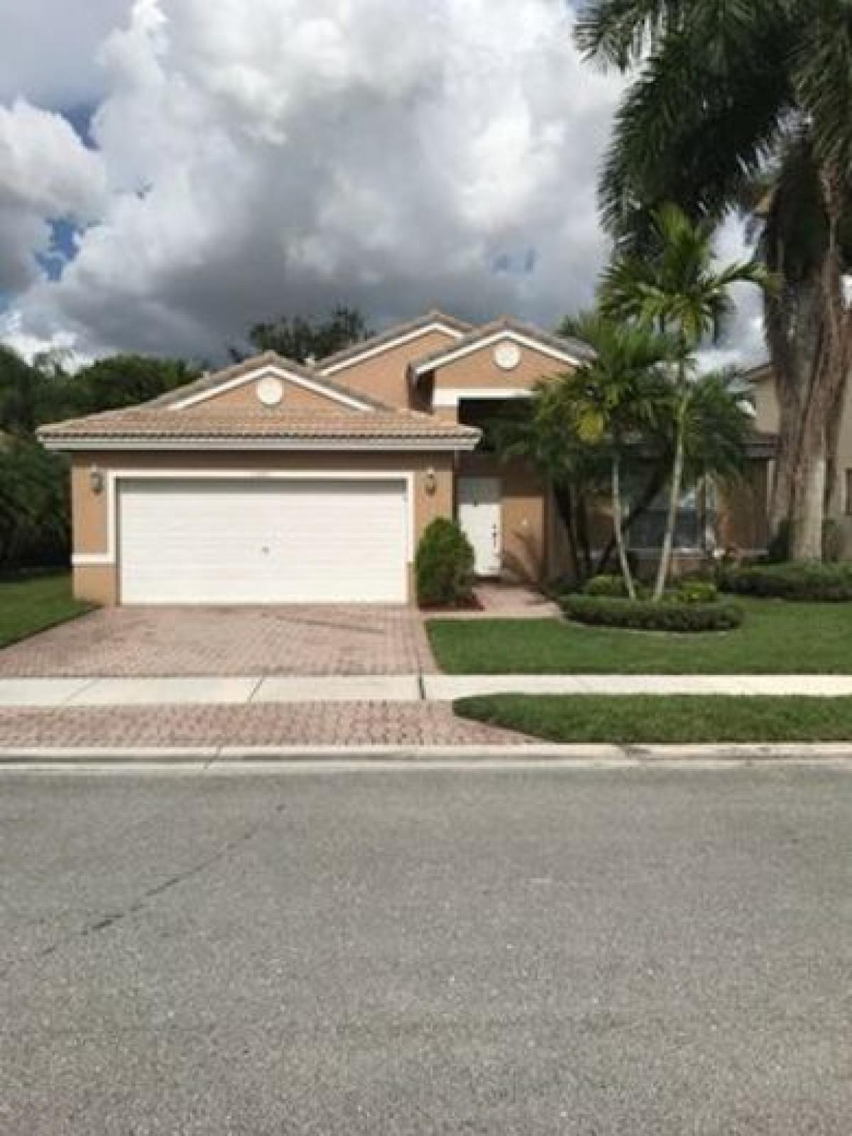 Picture of Home For Sale in Pembroke Pines, Florida, United States