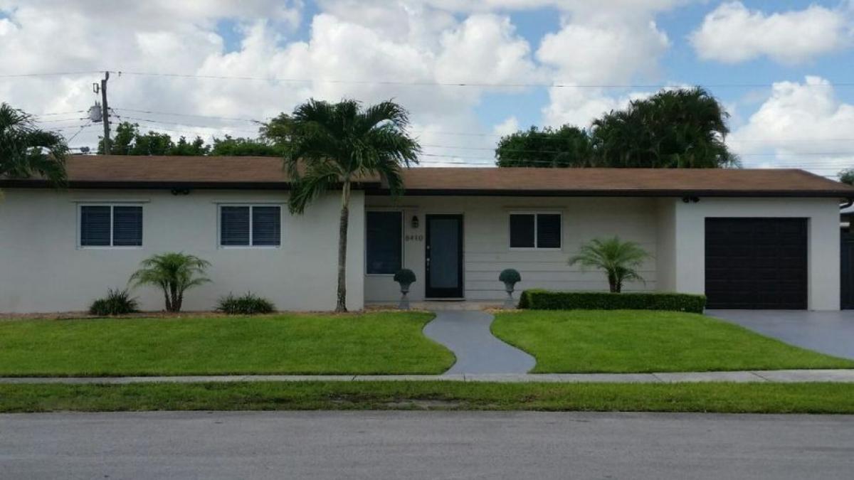 Picture of Home For Sale in Hialeah, Florida, United States