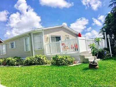 Mobile Home For Sale in Boca Raton, Florida