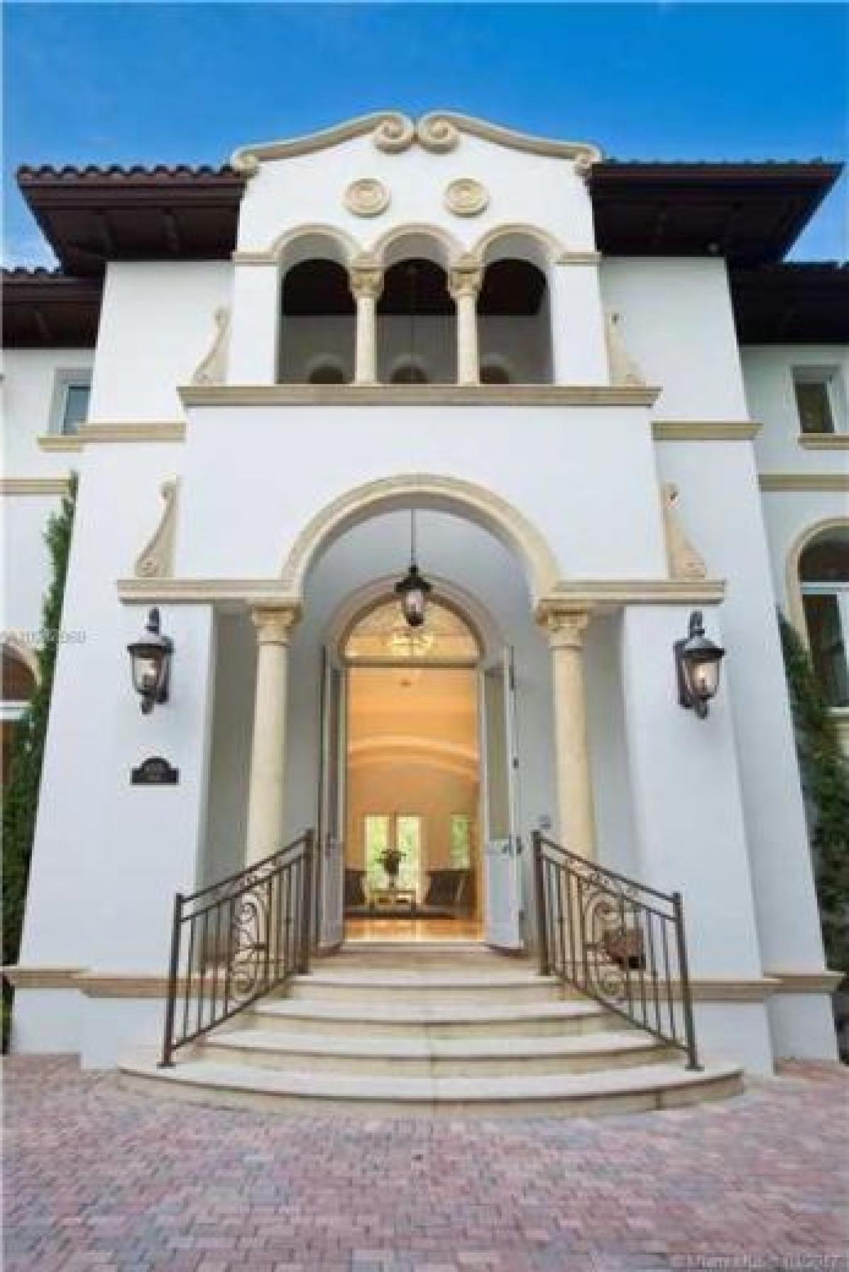 Picture of Home For Sale in Coral Gables, Florida, United States