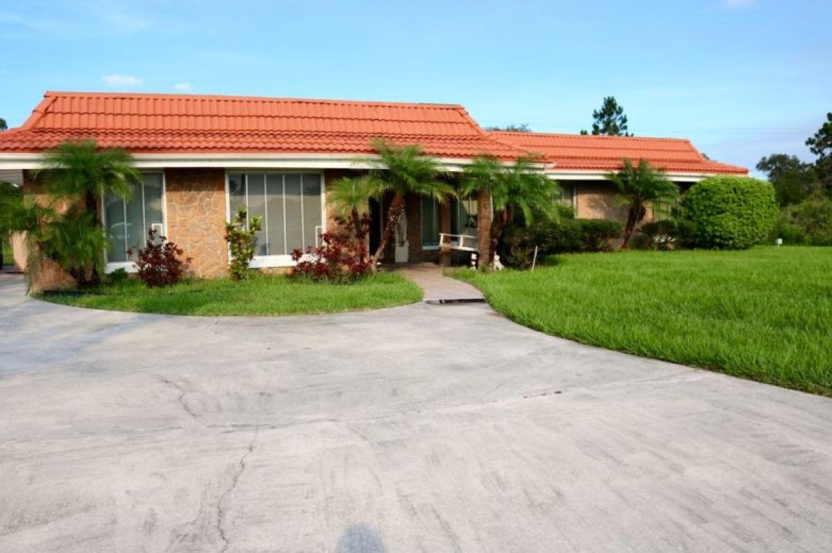 Picture of Home For Sale in Indian Lake Estates, Florida, United States